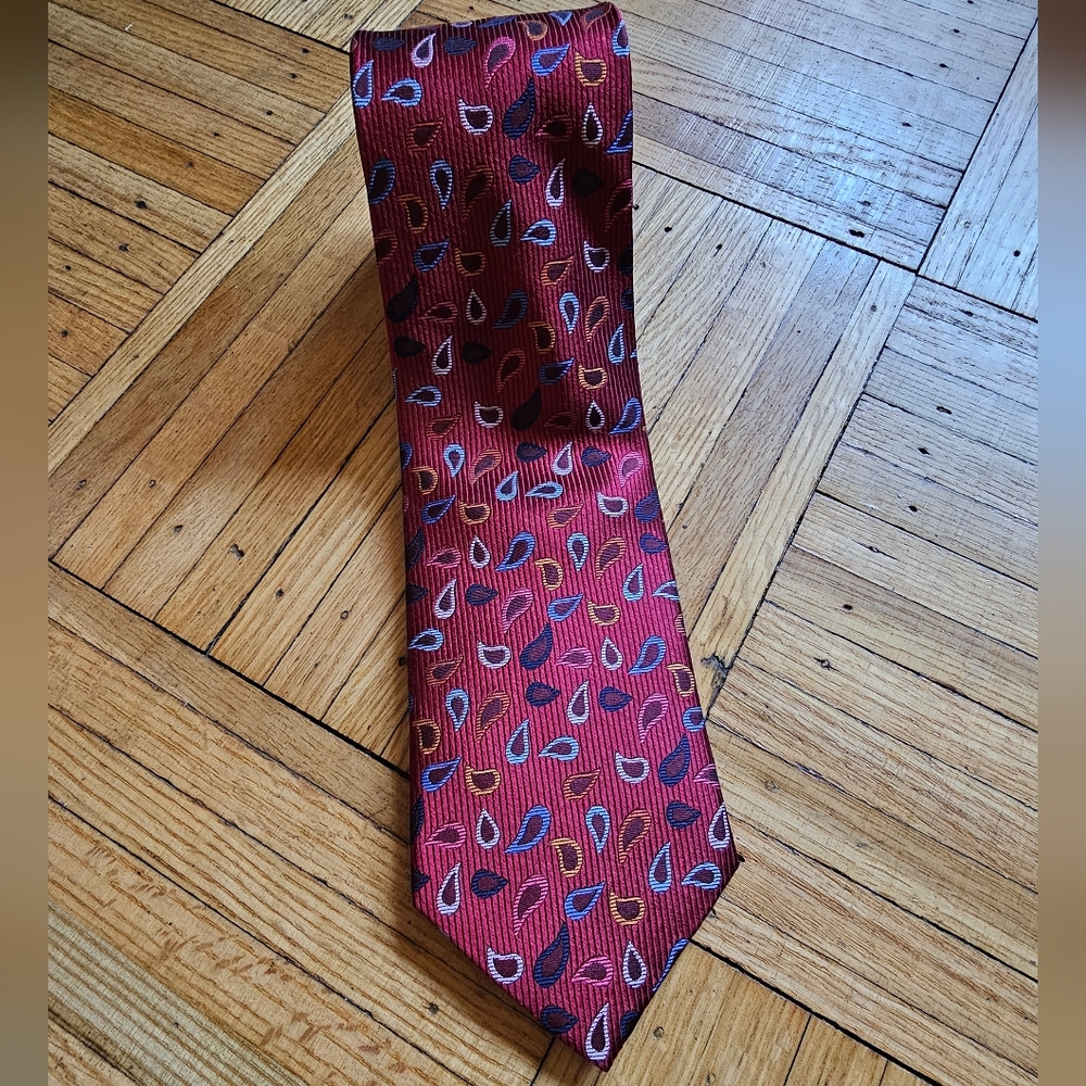 B2 For $40. Beau Brummel Soho 100% silk tie.